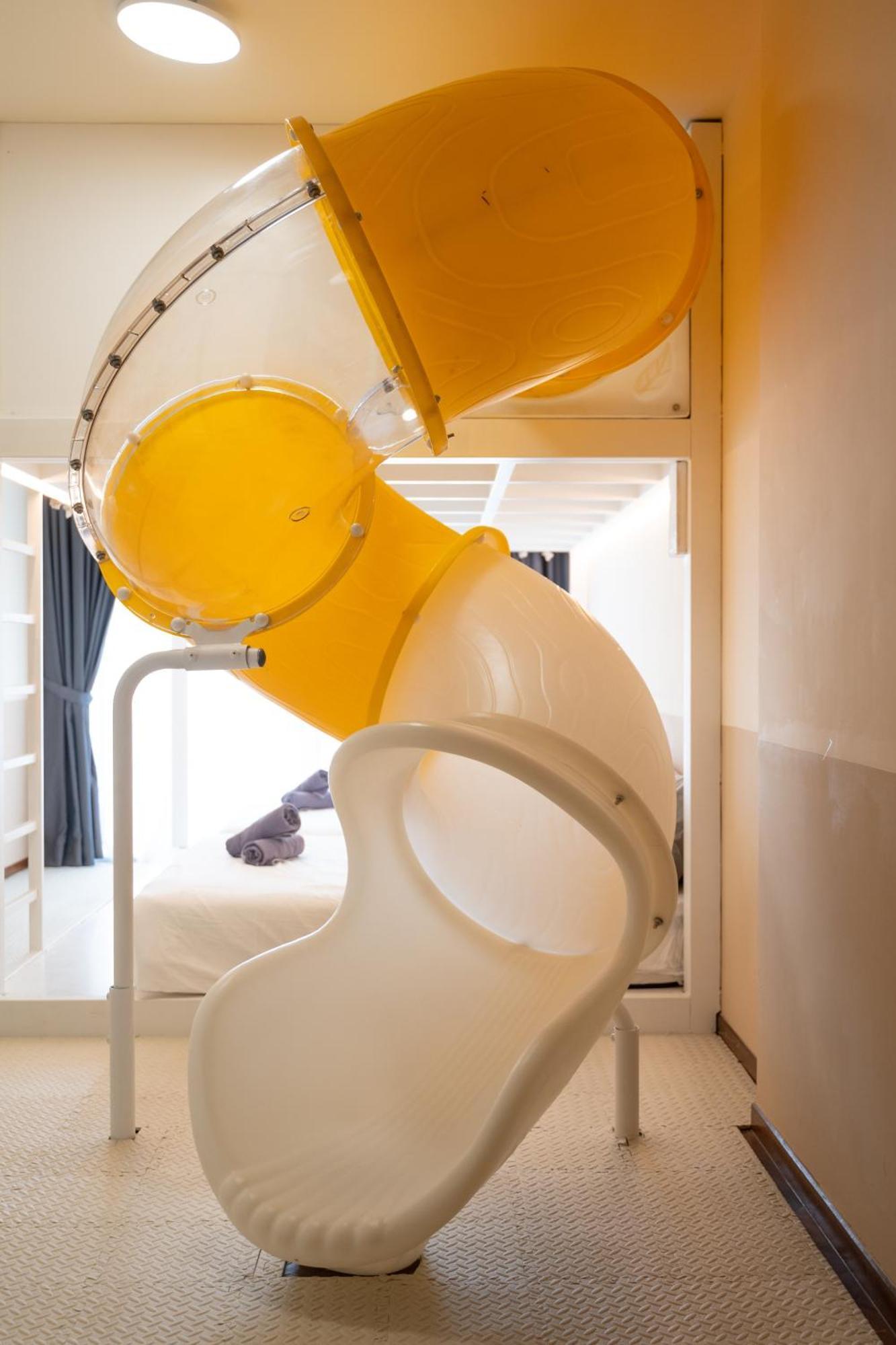 Fantasy Funland Retreat By The Only Bnb Tanjung Tokong エクステリア 写真