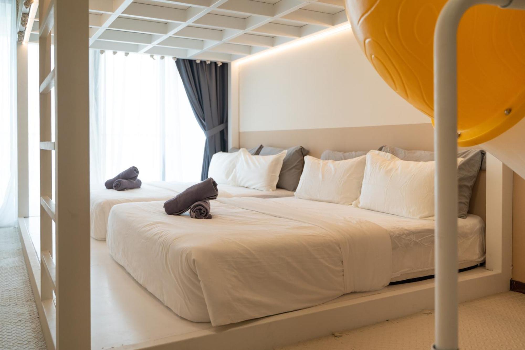 Fantasy Funland Retreat By The Only Bnb Tanjung Tokong エクステリア 写真