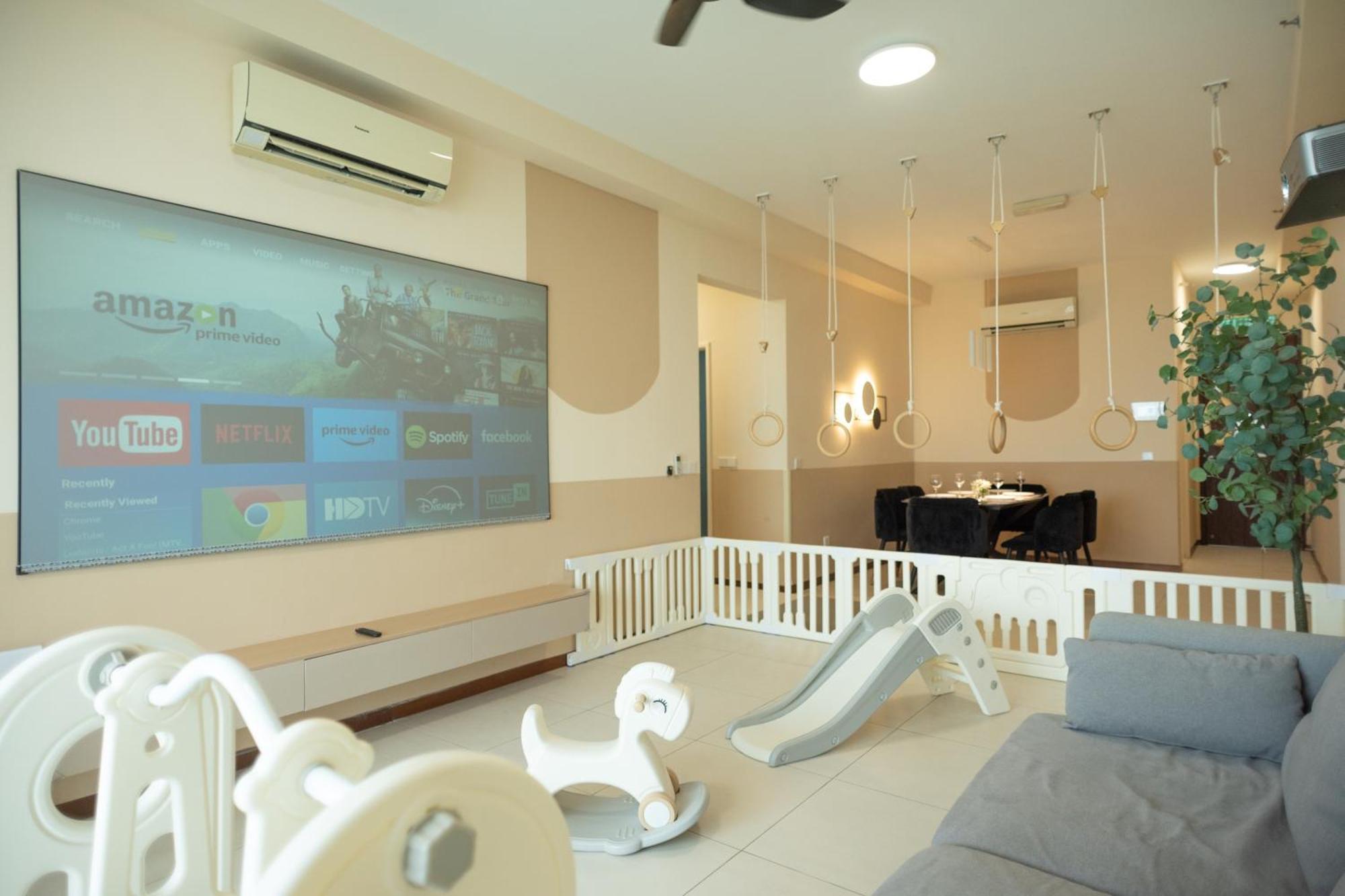 Fantasy Funland Retreat By The Only Bnb Tanjung Tokong エクステリア 写真